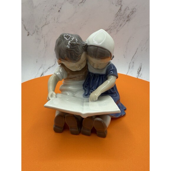 Copenhagen Bing and Grondahl #1567 boy/girl reading Denmark Vintage - Picture 1 of 14